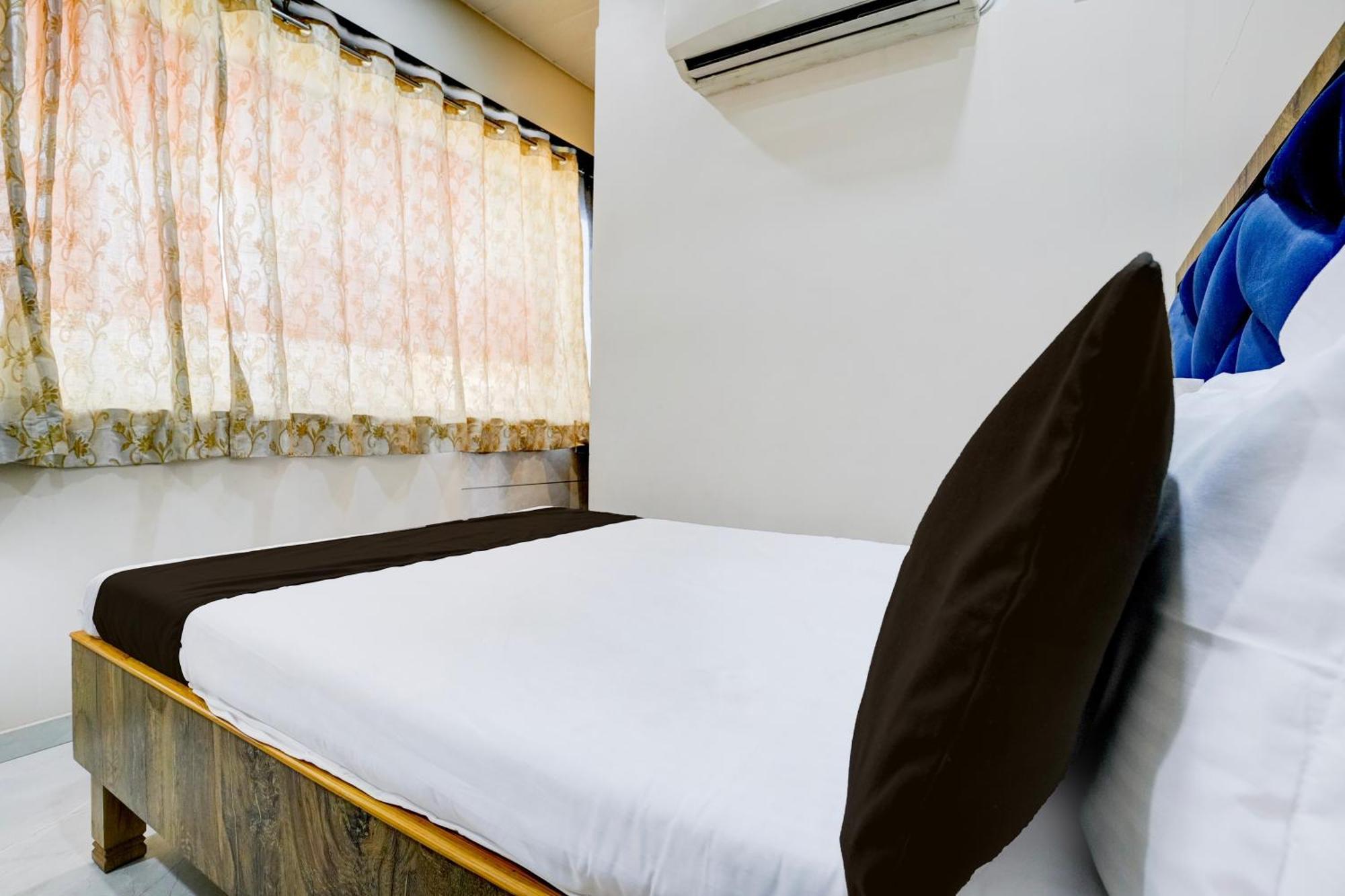 Super Hotel O Divine Fine Dine Lodging And Boarding Kalyān Exteriör bild
