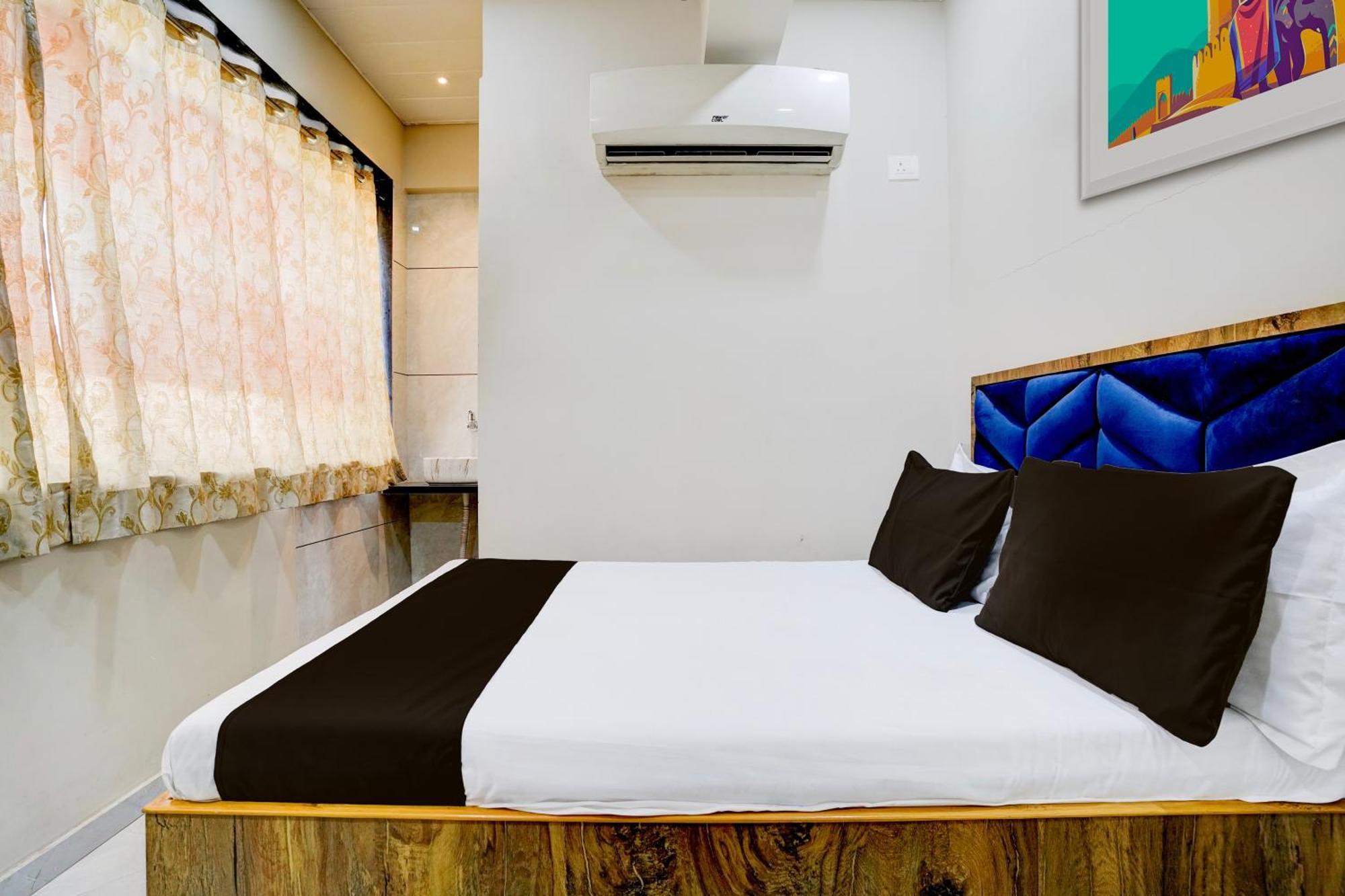 Super Hotel O Divine Fine Dine Lodging And Boarding Kalyān Exteriör bild
