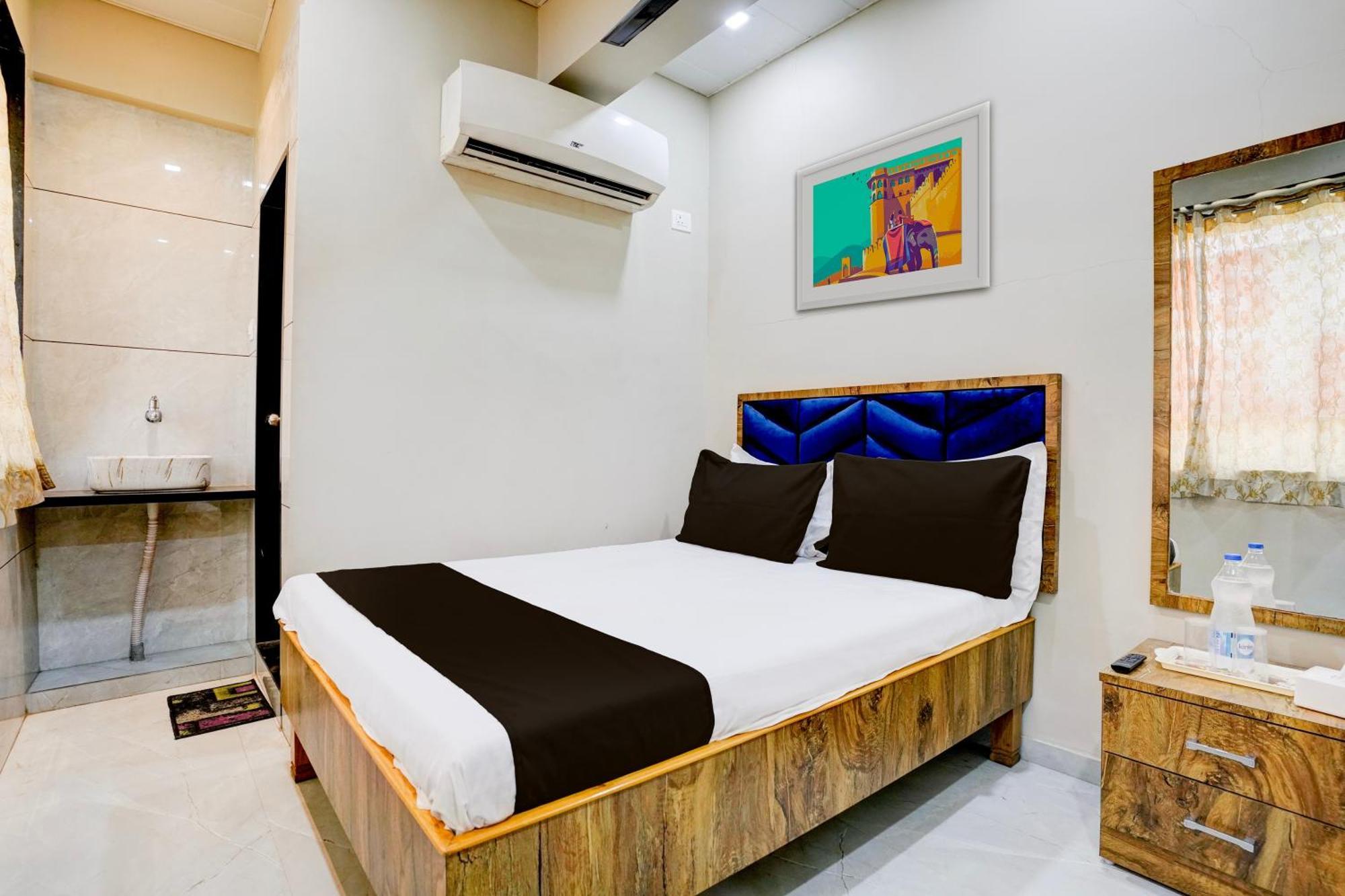 Super Hotel O Divine Fine Dine Lodging And Boarding Kalyān Exteriör bild