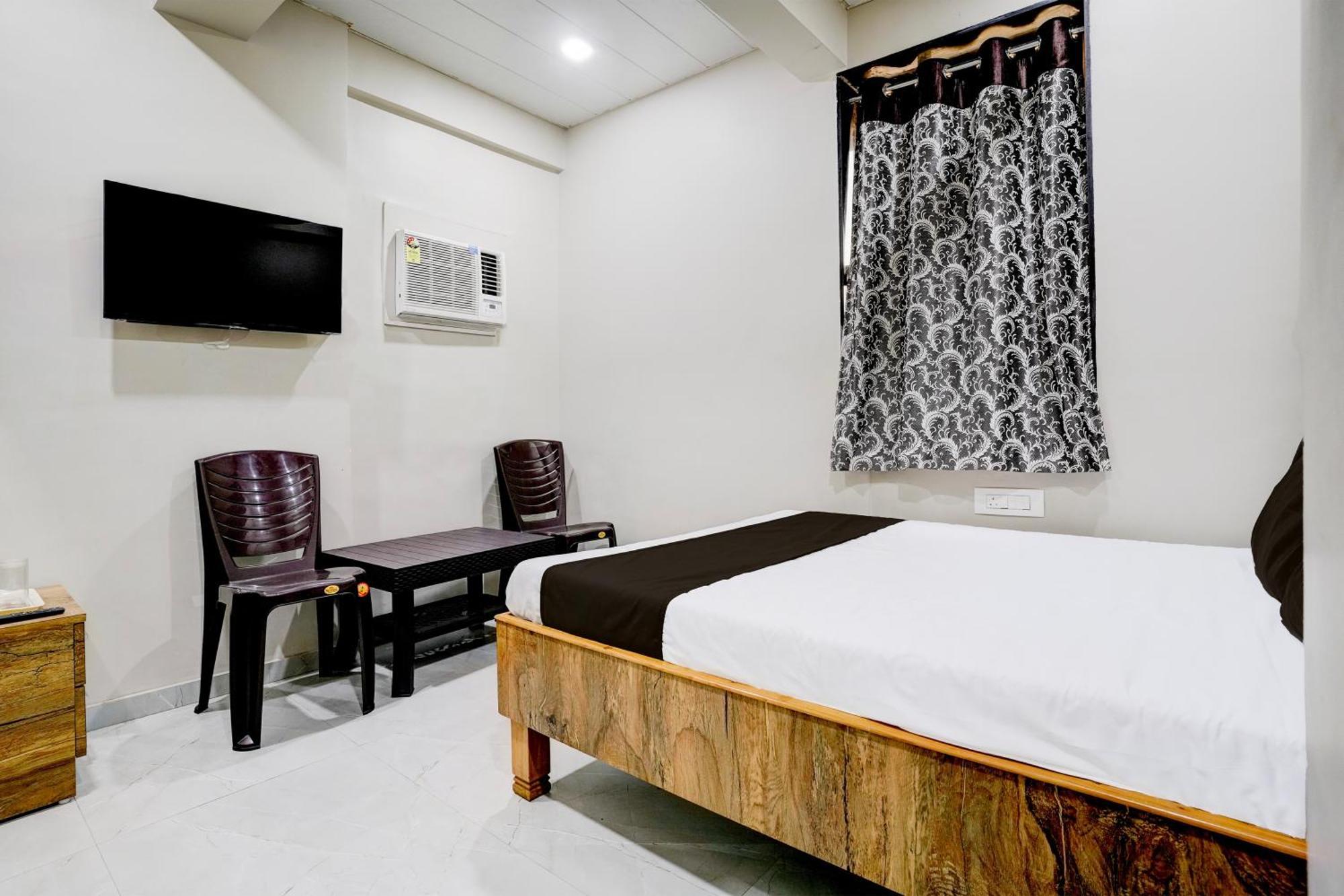 Super Hotel O Divine Fine Dine Lodging And Boarding Kalyān Exteriör bild